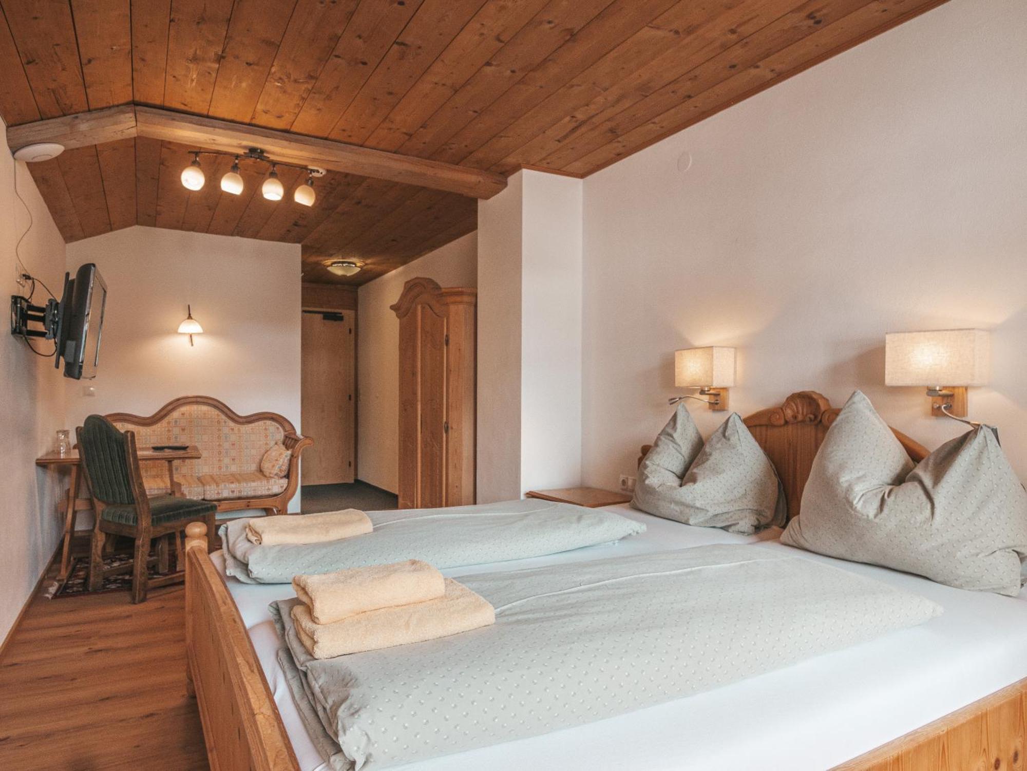 גרלוס Hotel Mitterhof מראה חיצוני תמונה